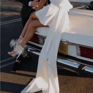 Beautiful mini gown with bow detail